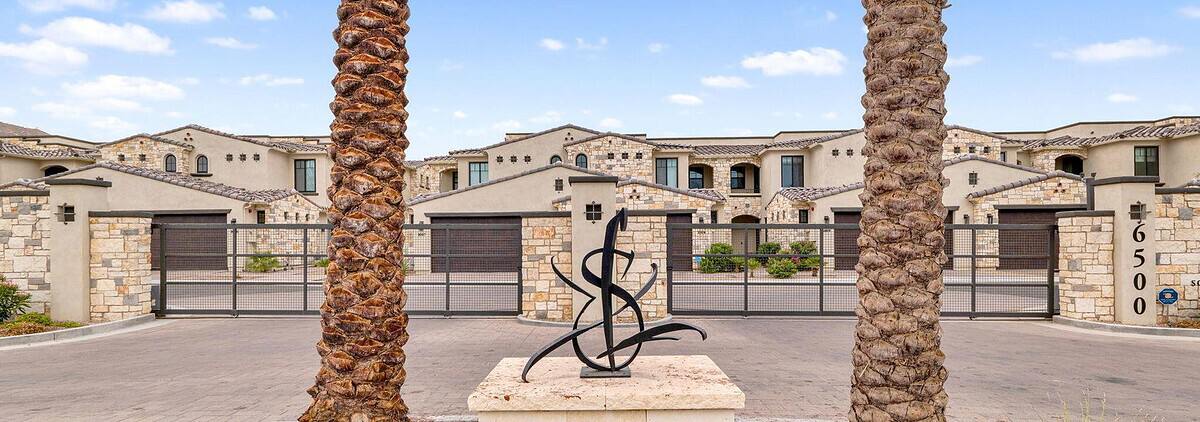 Luxian Villas On Camelback Homes For Sale
